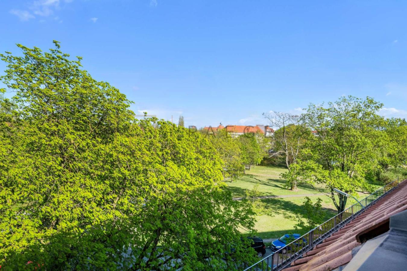 Blick aus dem Fenster vorne