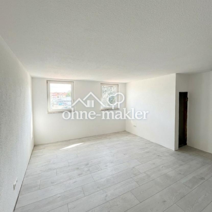 Wohn-/Esszimmer mit Küchenzeil