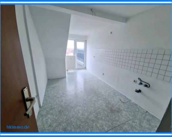 Küche mit Zugang zur Dachterrasse