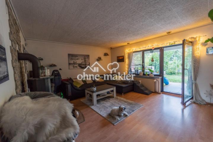 Wohnzimmer mit Kamin