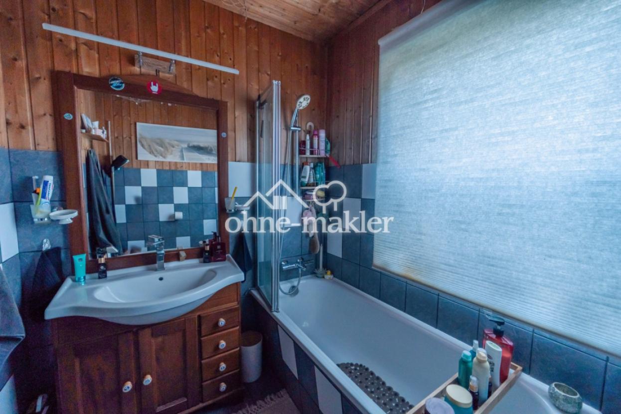 Badezimmer mit Wanne