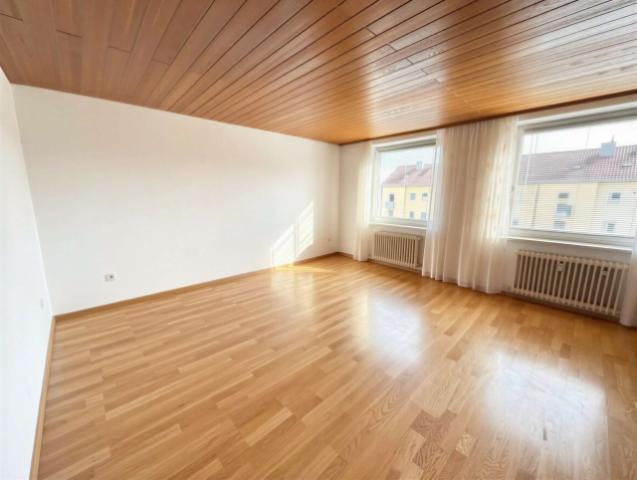 Wohnzimmer endmöbliert - (KI generiert)