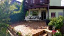 eingewachsene Terrasse