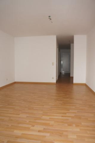 12WohnzimmermitBlickvomBalkon