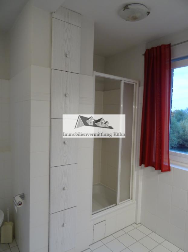 Wannenbad mit Dusche OG 