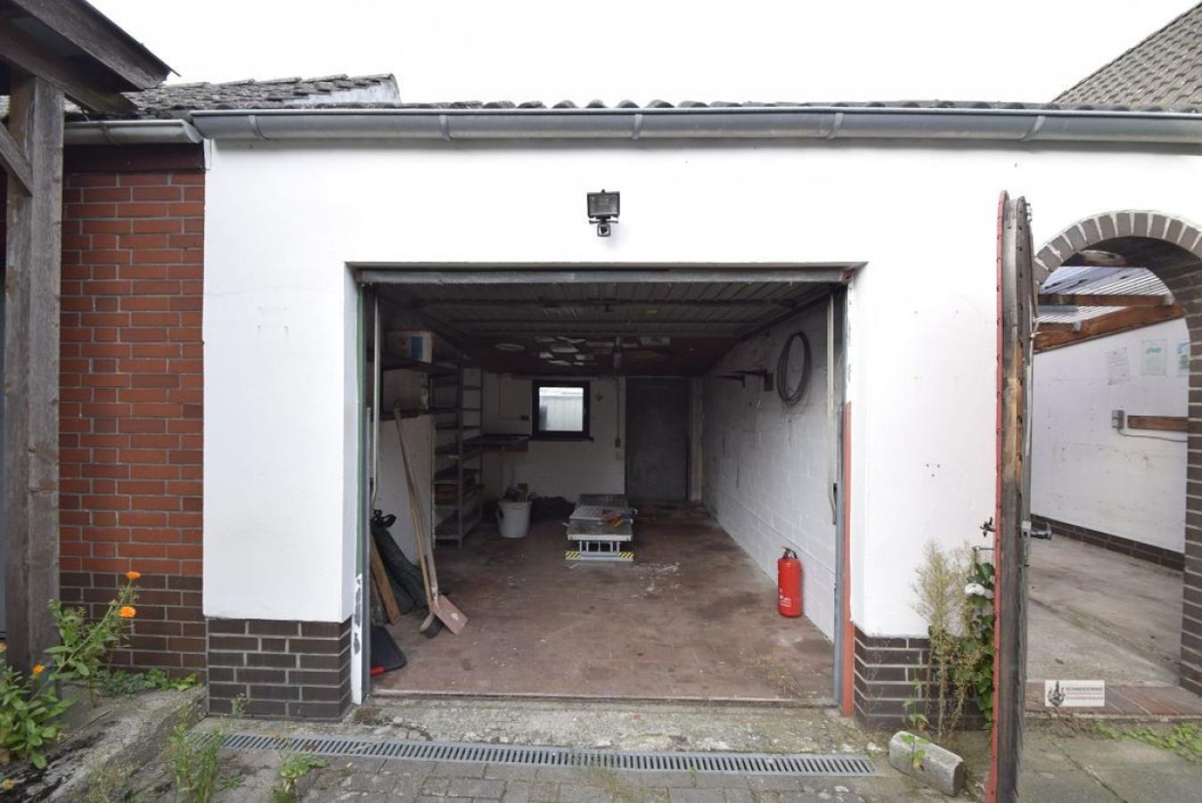 k-Garage neben dem Haupthaus