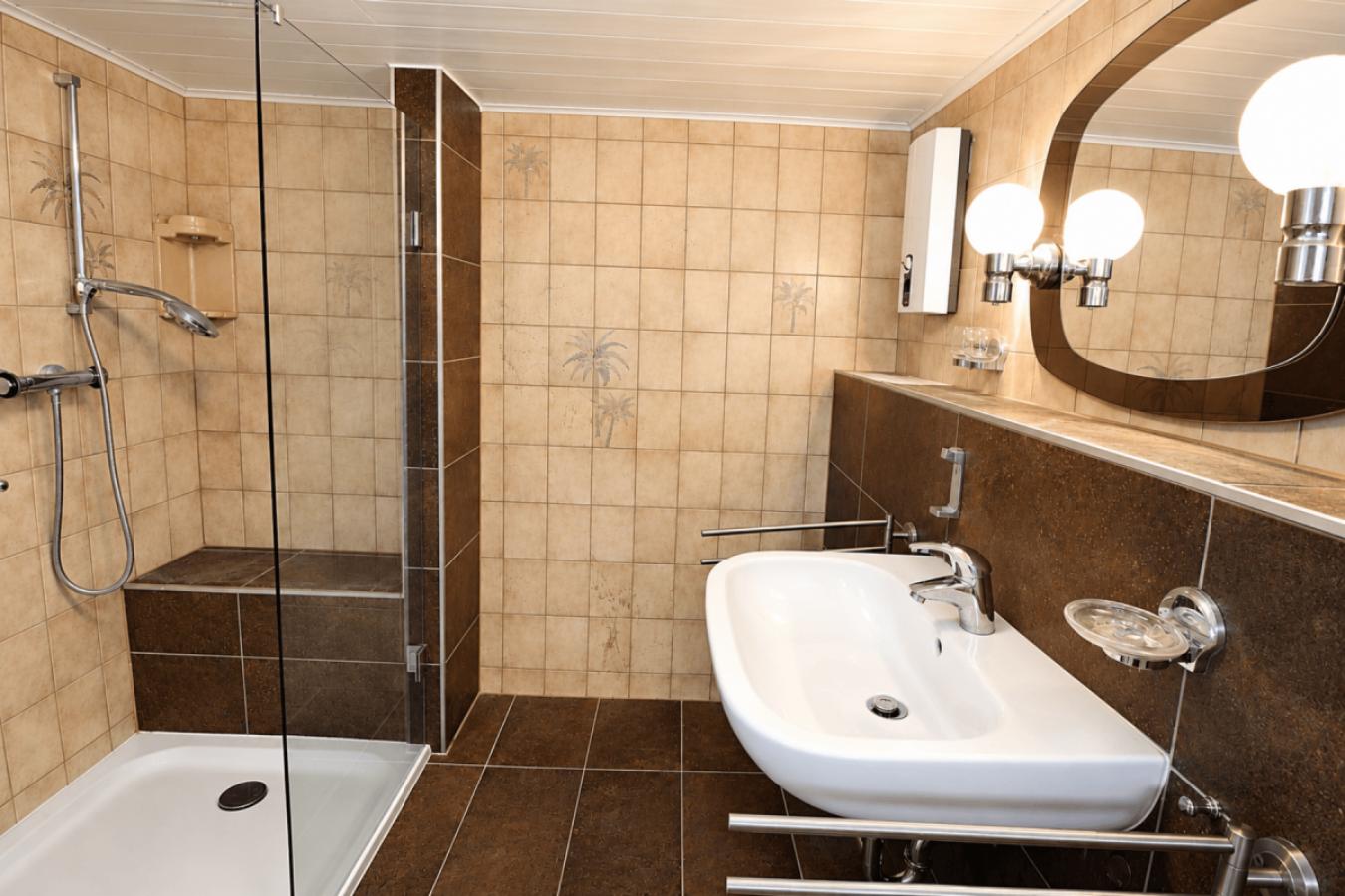 Badezimmer EG