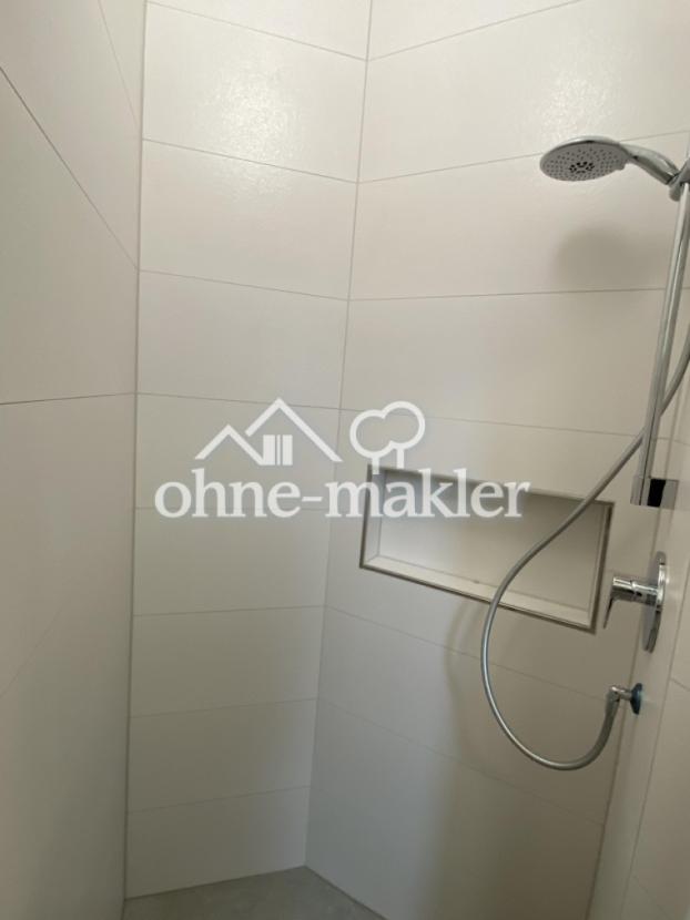 Bad (WC & Dusche)