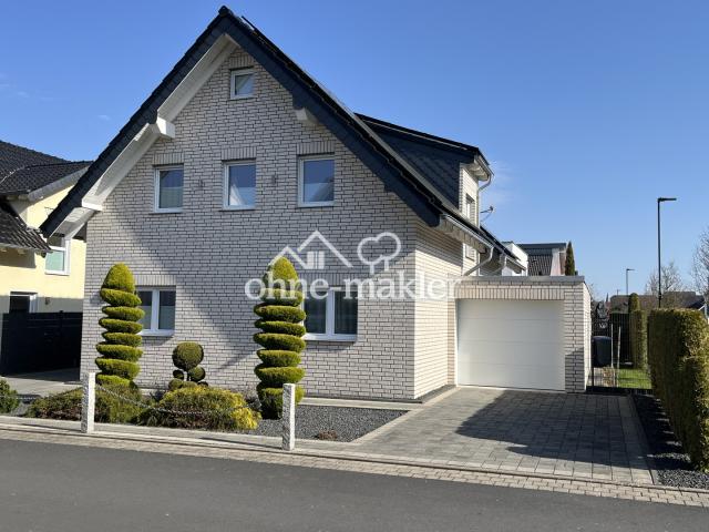 Haus + zweite Garage