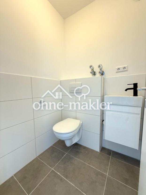 separates WC