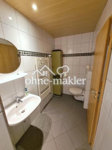 Mitarbeiterraum Badezimmer