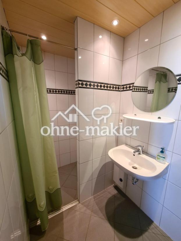 Mitarbeiterraum Badezimmer