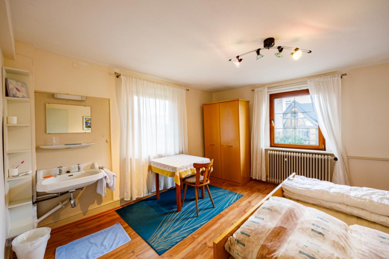Alle ehmaligen Gästezimmer verfügen über einen Wasseranschluß