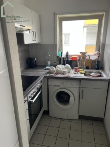 Küche mit Waschmaschine