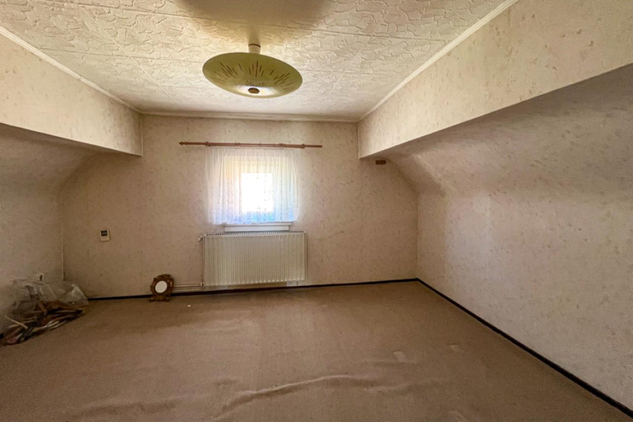 Großes Schlafzimmer