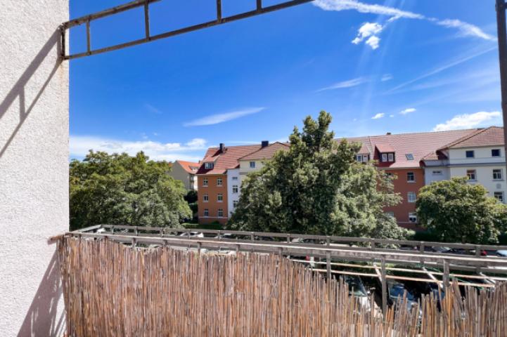 Balkon straßenseitig
