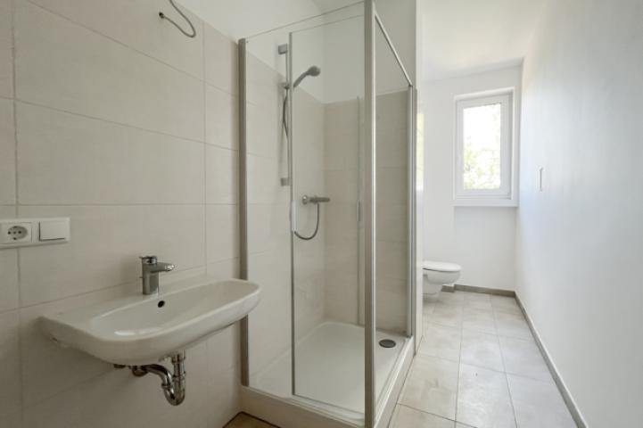 Modernes Duschbad