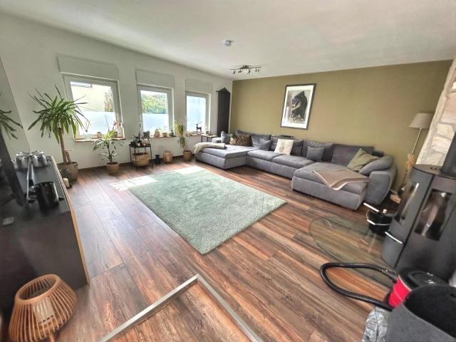 Wohnzimmer mit Kamin
