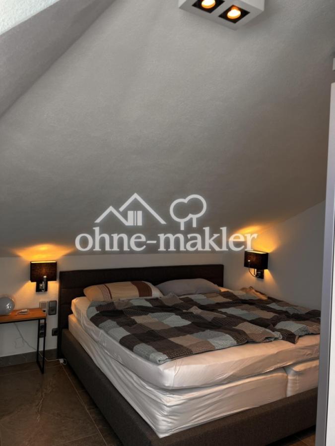 Großes Bett