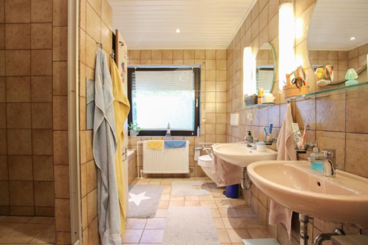 Badezimmer EG
