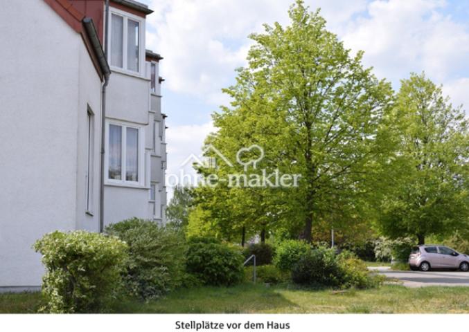 Stellplätze vor dem Haus