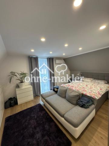 Schlafzimmer mit kl. Balkon 