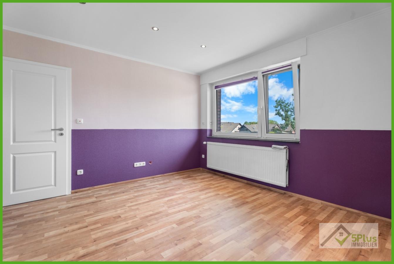 5Plus Immo Zimmer Obergeschoss