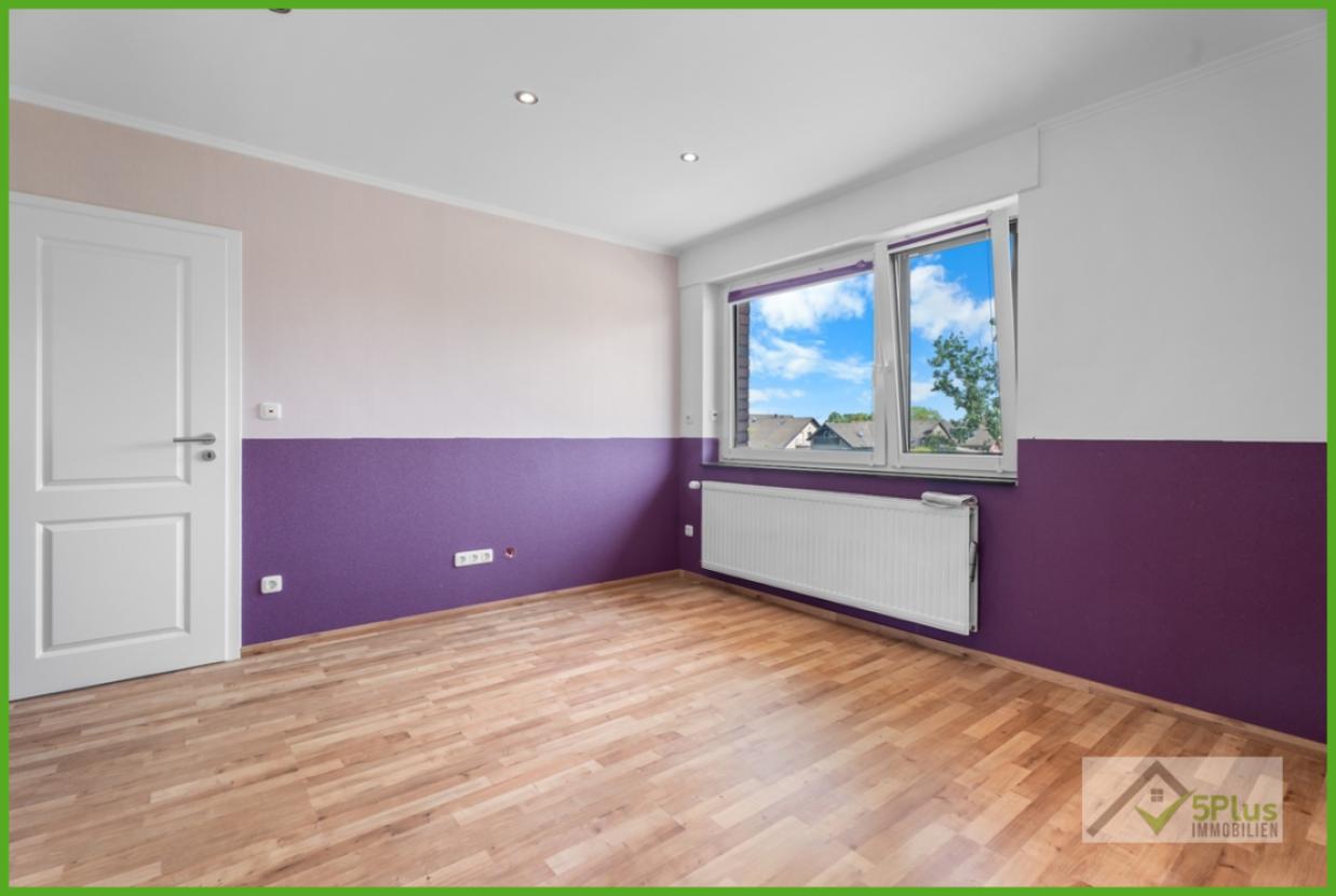5Plus Immo Zimmer Obergeschoss
