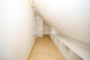 Begehbarer Schrank im DG