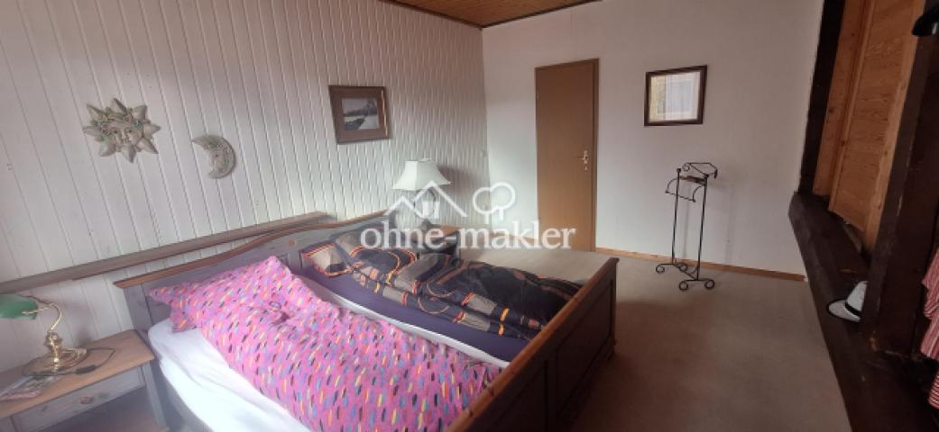 Schlafzimmer mit Einbauschrank
