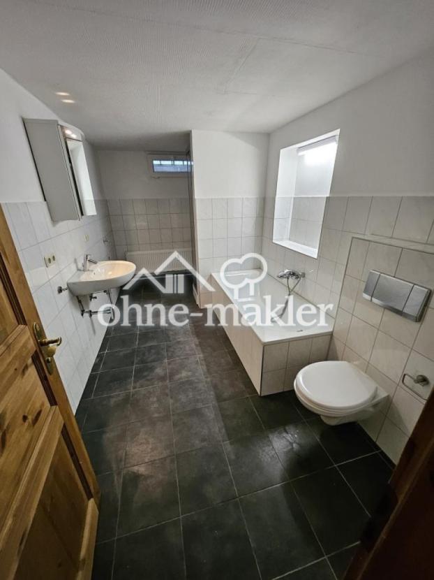 Badezimmer Souterrainwohnung