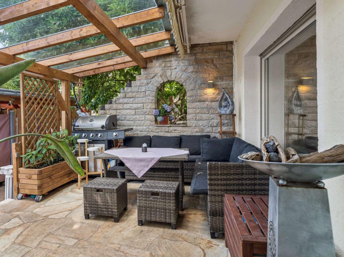 Terrasse mit Glasdach
