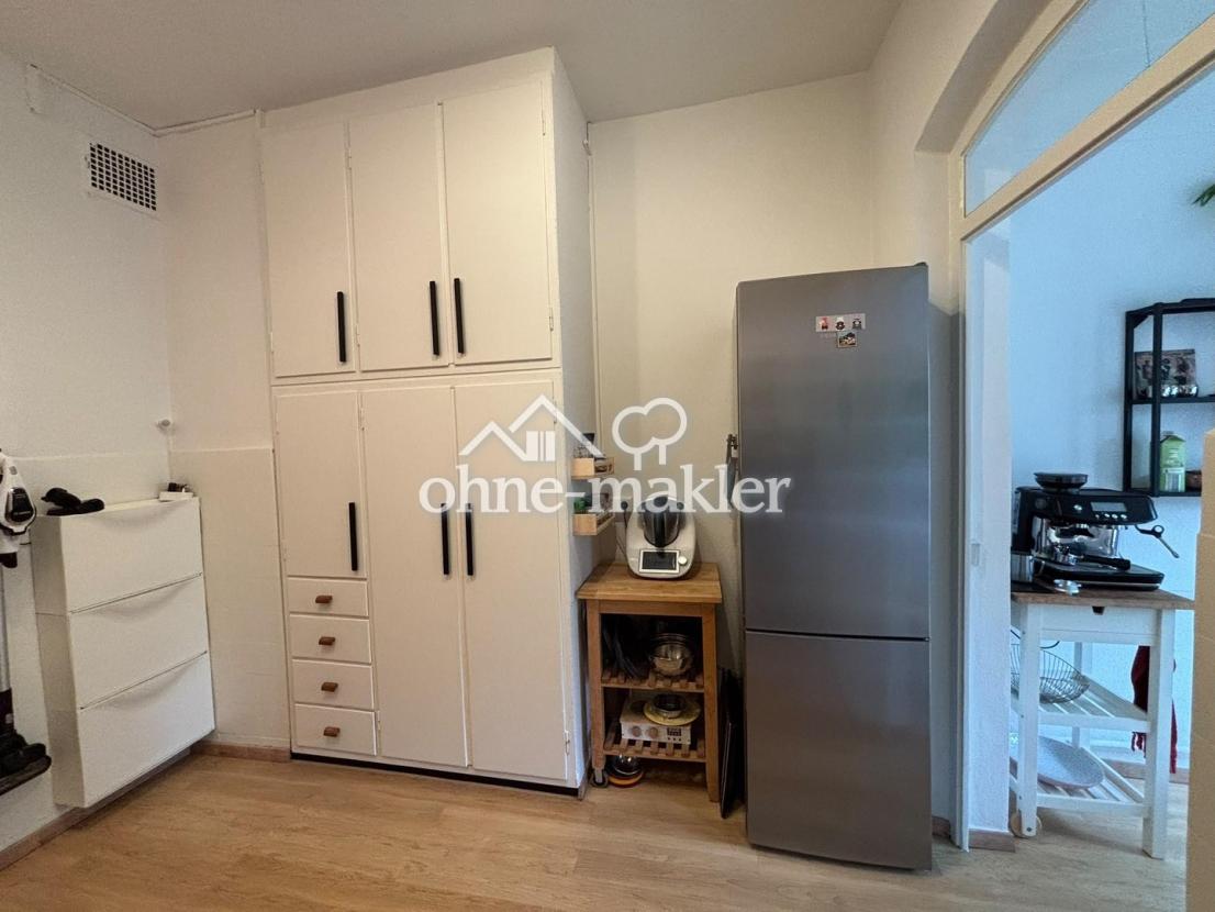 Küche mit Einbauschrank