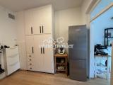 Küche mit Einbauschrank