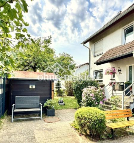 Blick zum Haus und Garten
