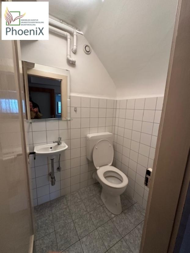1. OG WC