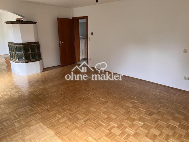 Wohnzimmer mit Kachelofen