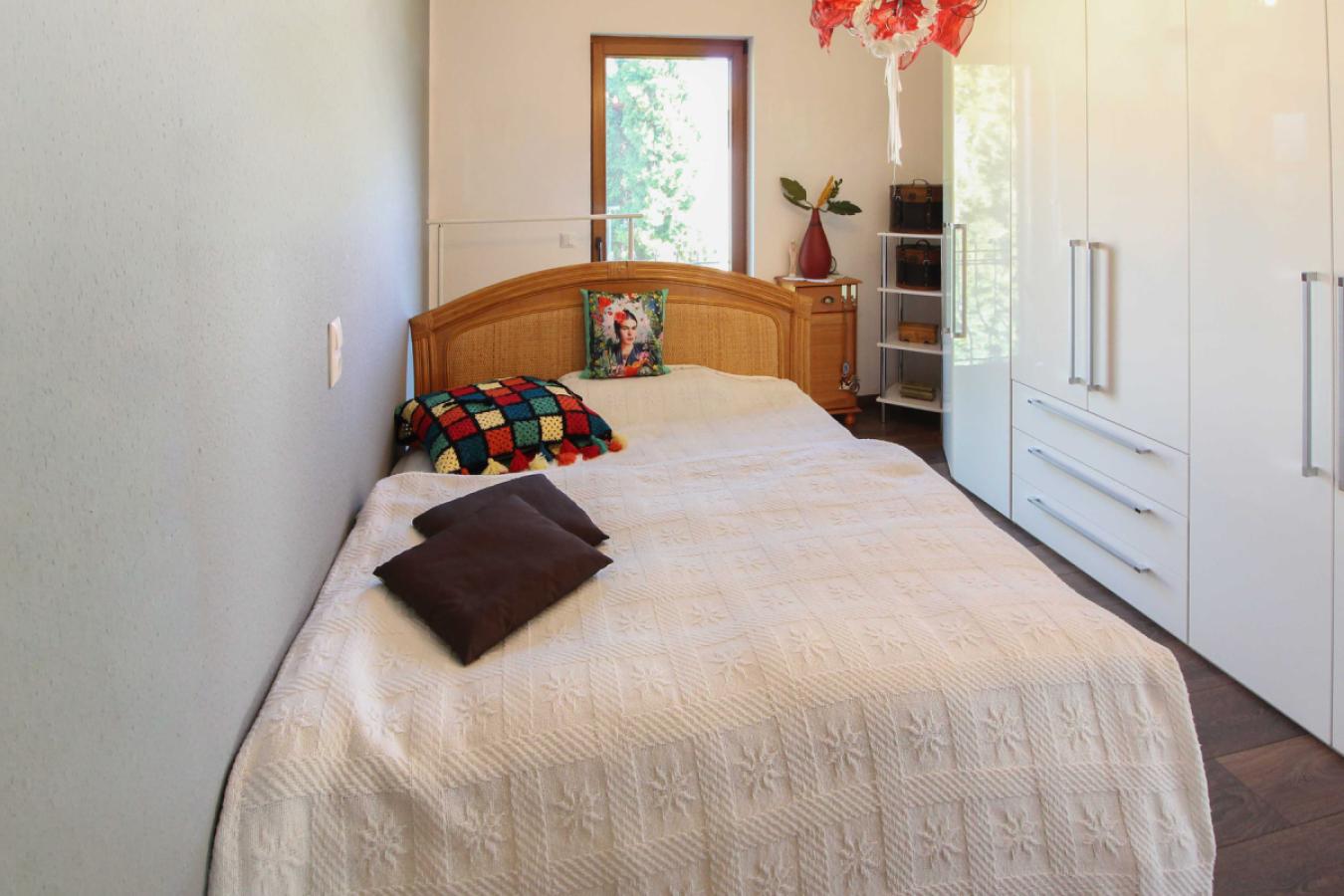 kleines Schlafzimmer DG