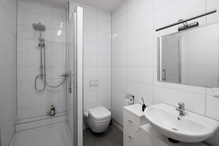 Badezimmer (DG)