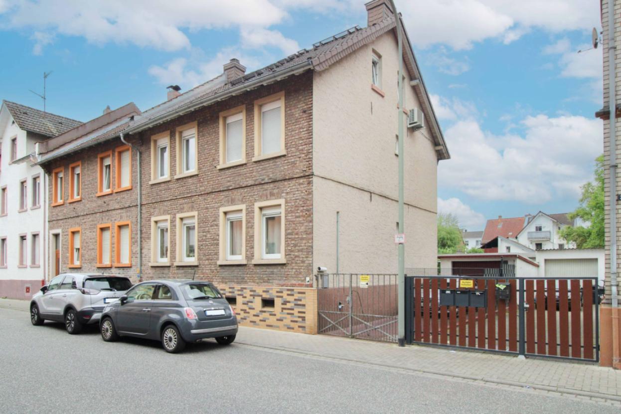 Straßenansicht