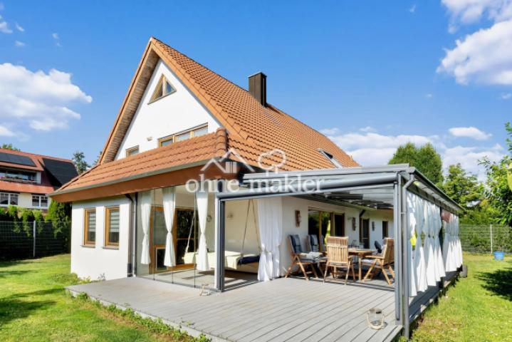 Garten mit Sonnenterrasse