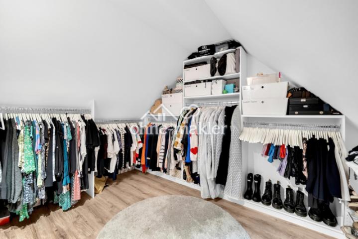 DG - Ankleidezimmer