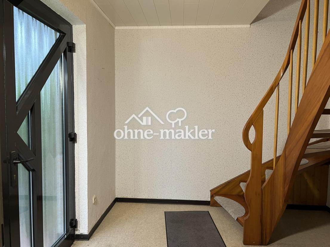 2. Eingang, Treppe zum OG