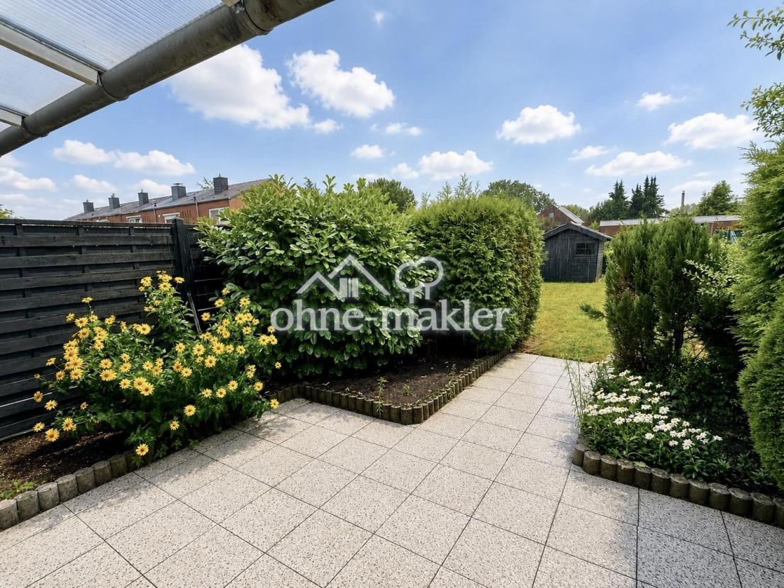Blick auf Terrasse und Garten