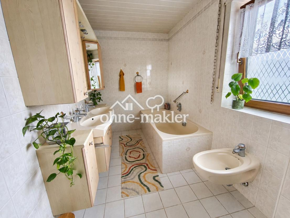 Badezimmer mit Wanne