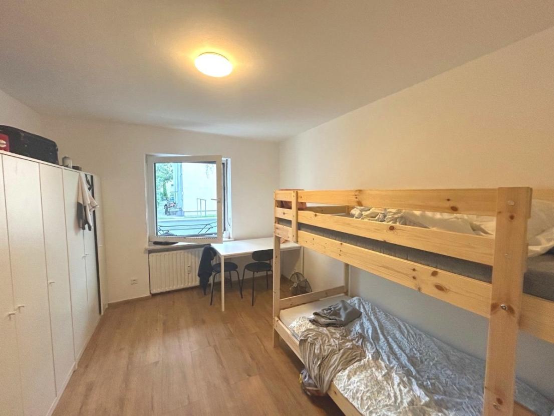 Schlafzimmer 2