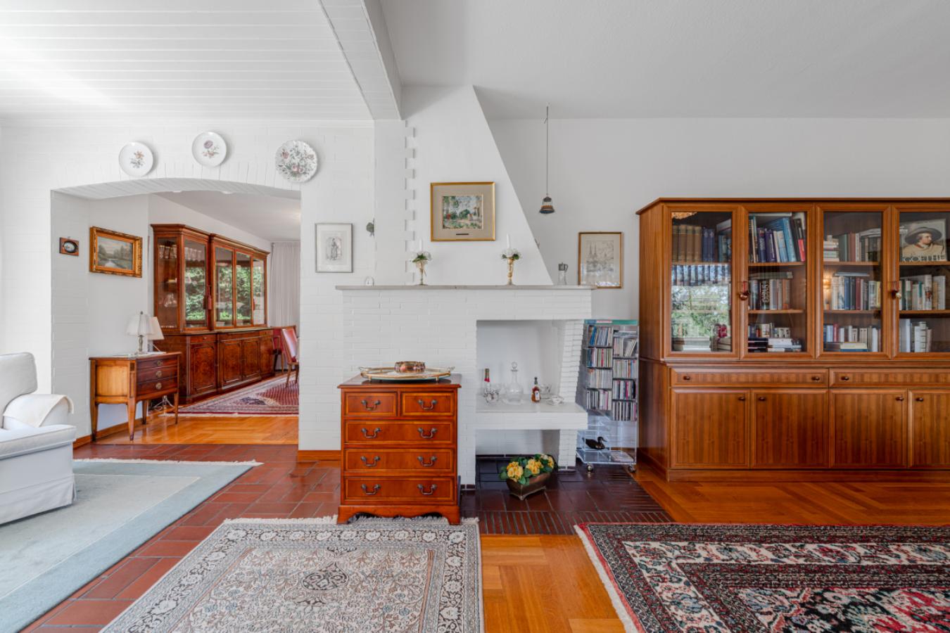 Weitere Ansicht Wohnzimmer mit Zugang zum Essbereich