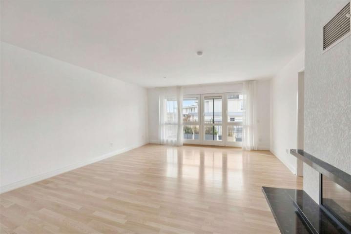 Homestaging Wohnzimmer Penthouse Wiesbaden (11) - (KI generiert)
