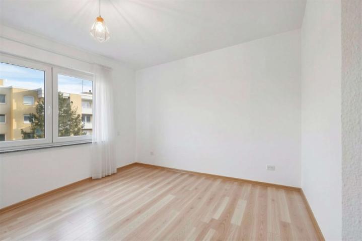 Homestaging Schlafzimmer Penthouse Wiesbaden (6) - (KI generiert)