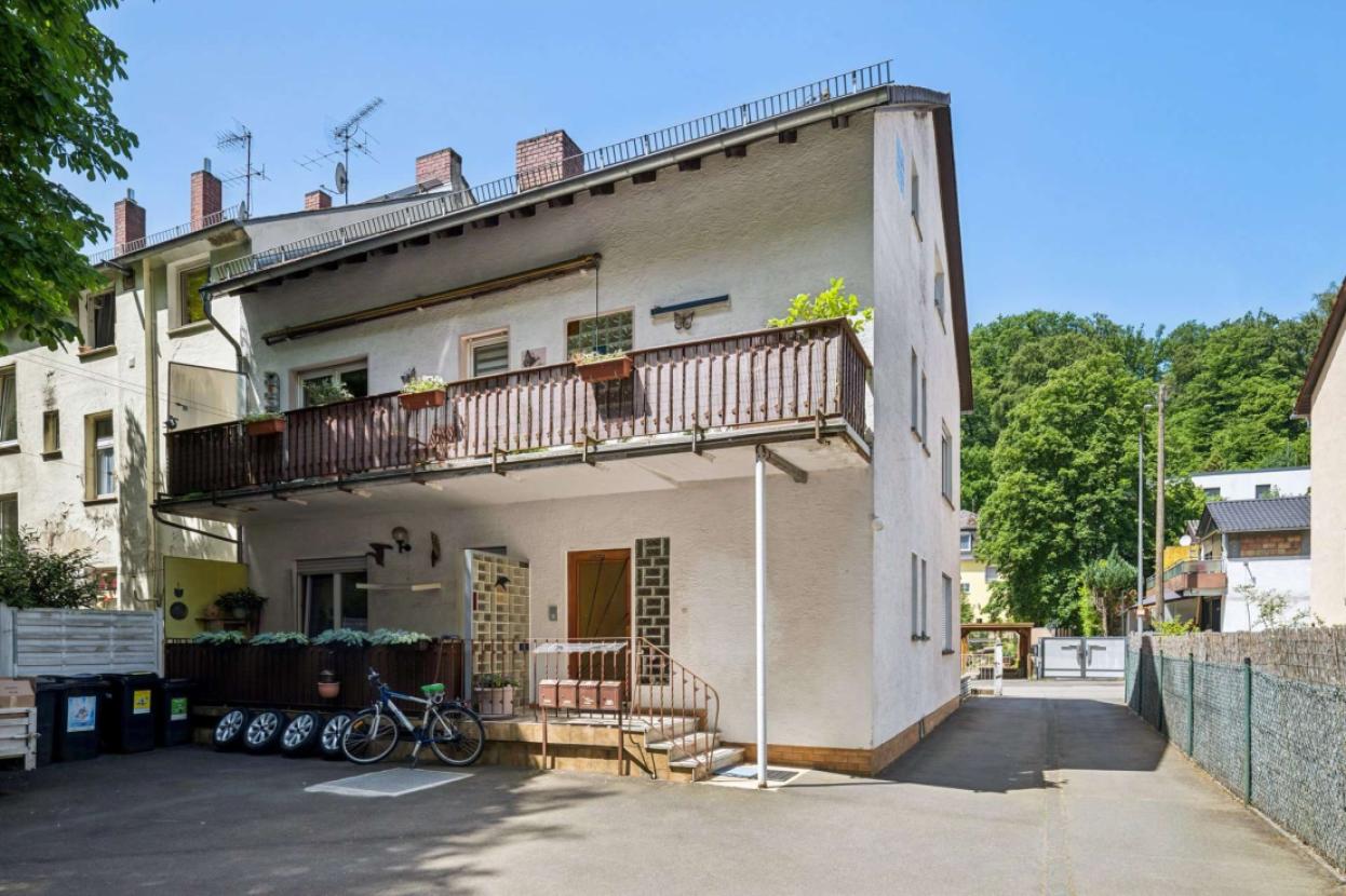 Wiesbaden Rambach Mehrfamilienhaus (1)
